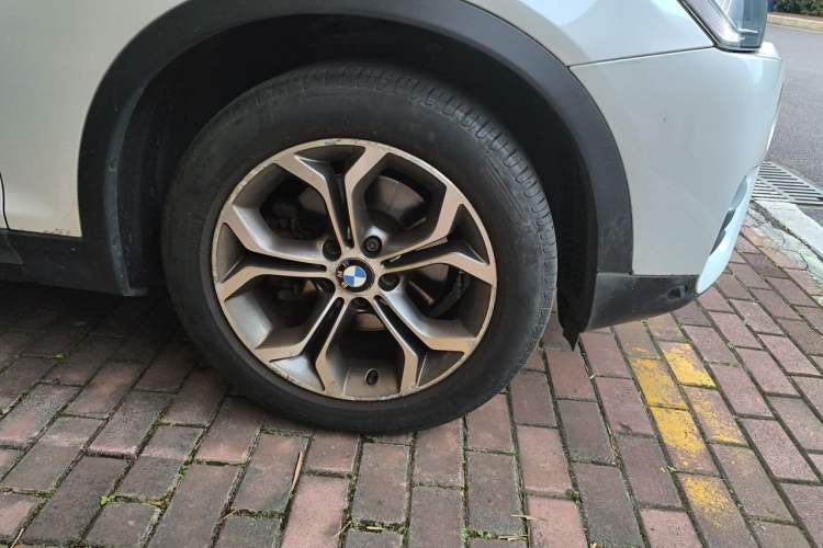 Used BMW X4 2014 xDrive20i X Design Package Right Front Wheel Hub