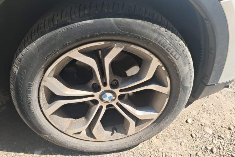Used BMW X4 2014 xDrive20i X Design Package Right Front Wheel Hub