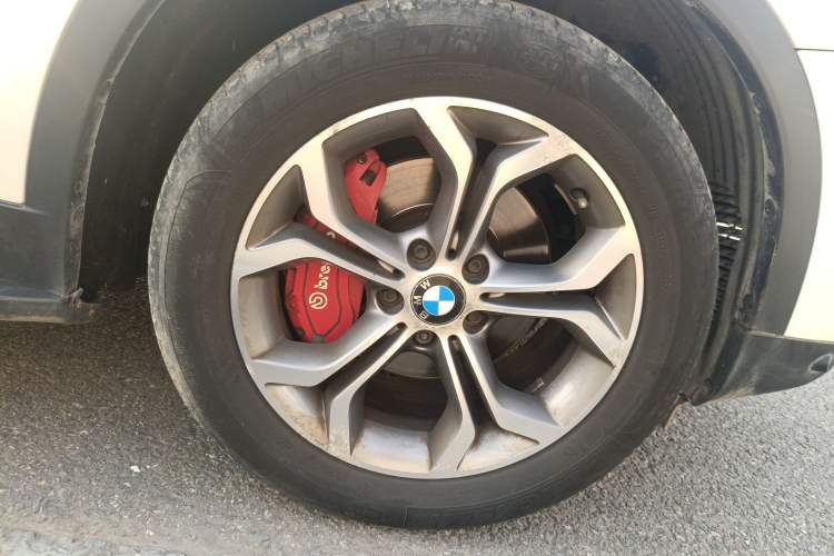 Used BMW X4 2014 xDrive20i X Design Package Right Front Wheel Hub