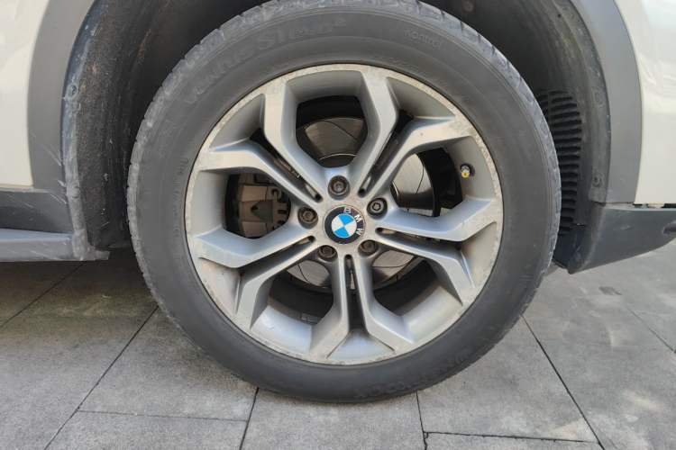 Used BMW X4 2014 xDrive20i X Design Package Right Front Wheel Hub