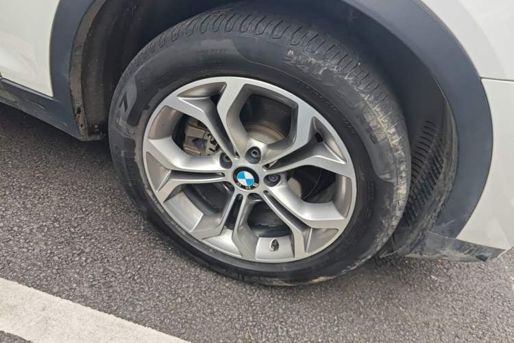 Used BMW X4 2014 xDrive20i X Design Package Right Front Wheel Hub