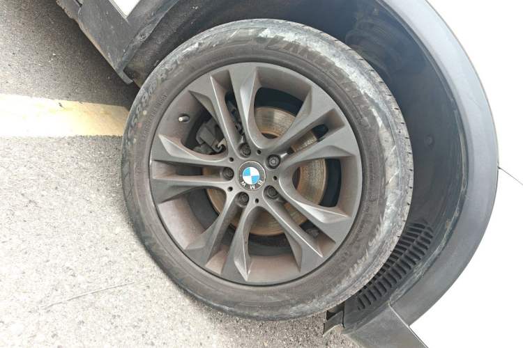 Used BMW X4 2014 xDrive28i Leading Model Right Front Wheel Hub