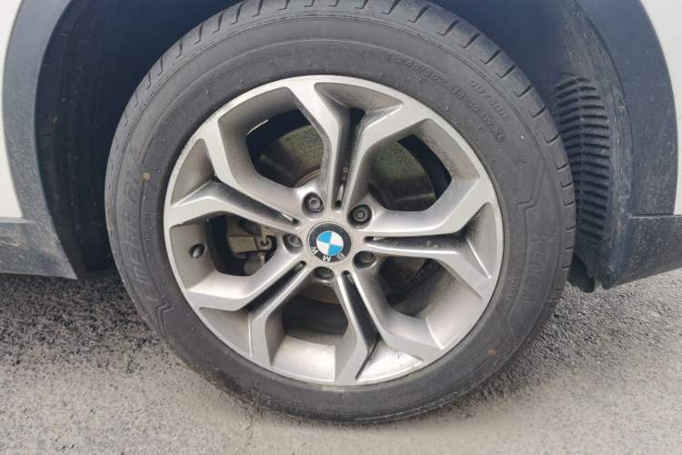 Used BMW X4 2014 xDrive20i X Design Package Right Front Wheel Hub
