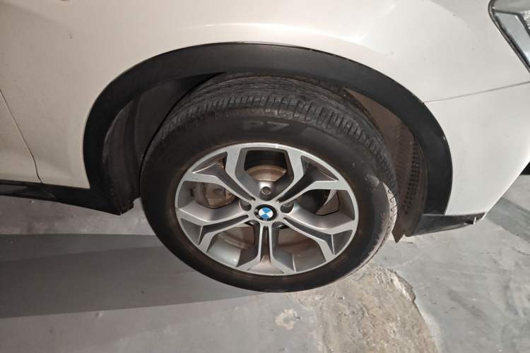 Used BMW X4 2014 xDrive20i X Design Package Right Front Wheel Hub