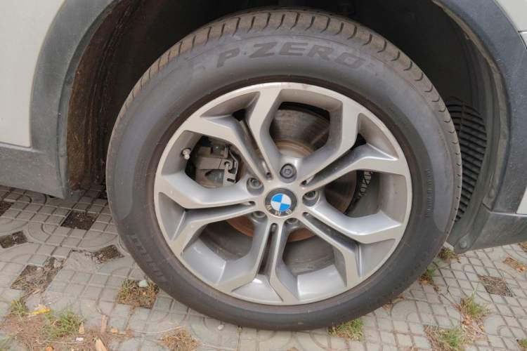 Used BMW X4 2014 xDrive20i X Design Package Right Front Wheel Hub
