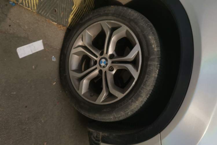 Used BMW X4 2014 xDrive20i X Design Package Right Front Wheel Hub