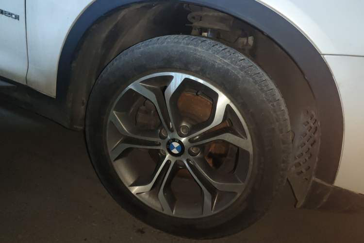 Used BMW X4 2014 xDrive20i X Design Package Right Front Wheel Hub