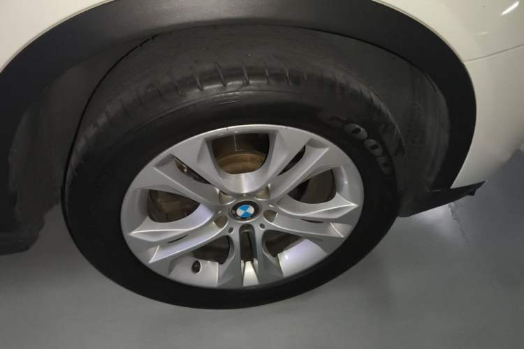 Used BMW X4 2014 xDrive28i Leading Model Right Front Wheel Hub