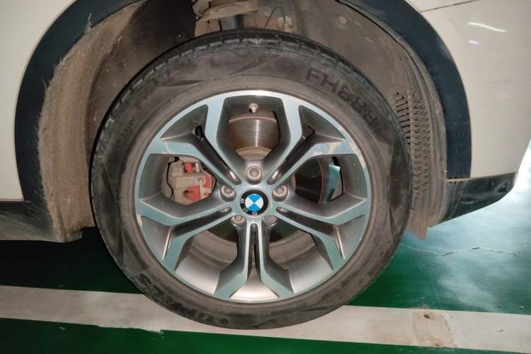 Used BMW X4 2014 xDrive20i X Design Package Right Front Wheel Hub