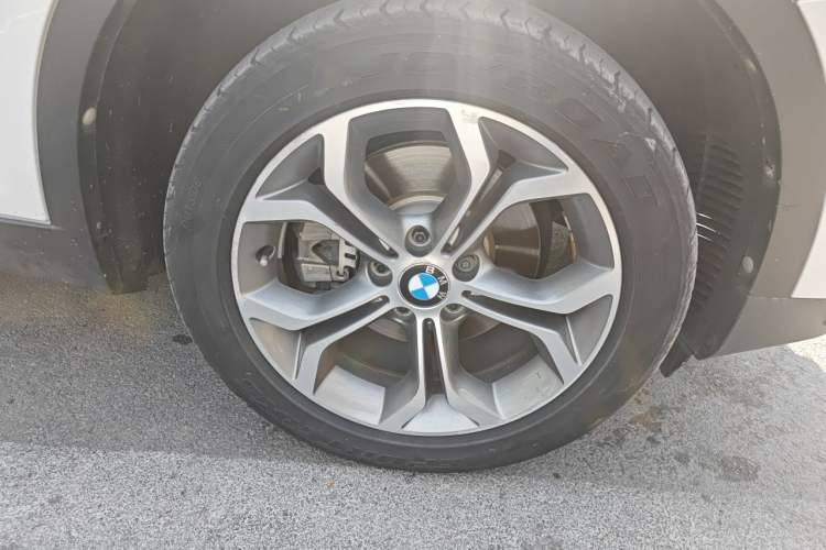 Used BMW X4 2014 xDrive20i X Design Package Right Front Wheel Hub