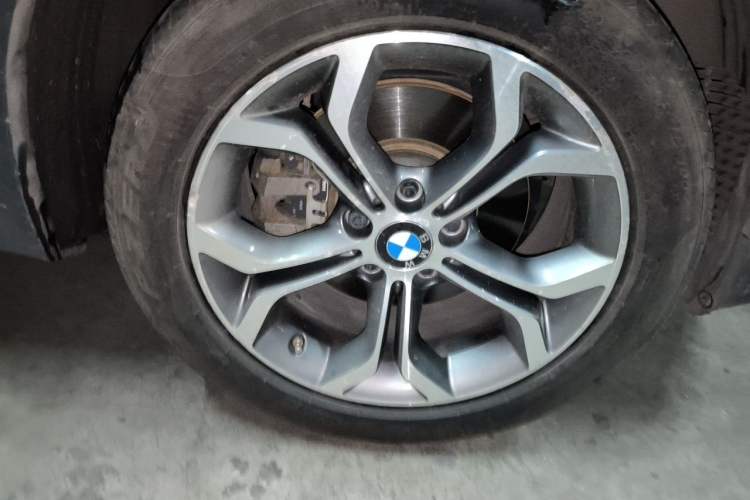 Used BMW X4 2014 xDrive20i X Design Package Right Front Wheel Hub