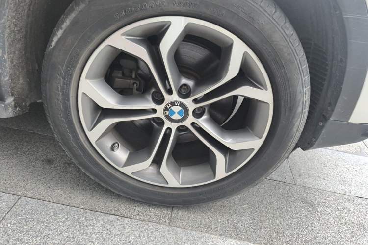 Used BMW X4 2014 xDrive20i X Design Package Right Front Wheel Hub