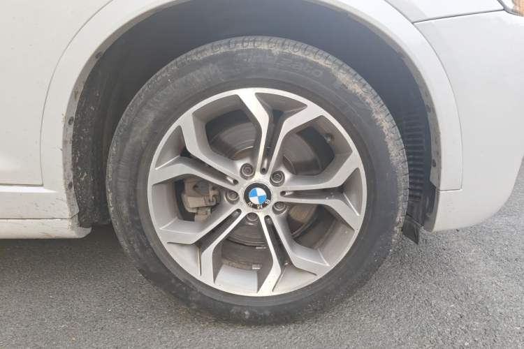 Used BMW X4 2014 xDrive20i X Design Package Right Front Wheel Hub