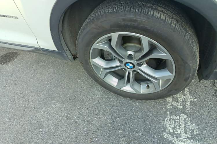 Used BMW X4 2014 xDrive20i X Design Package Right Front Wheel Hub