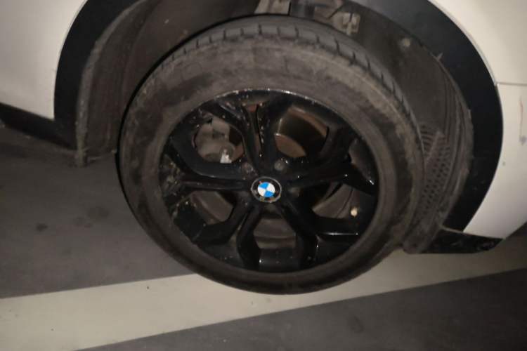 Used BMW X4 2014 xDrive20i X Design Package Right Front Wheel Hub