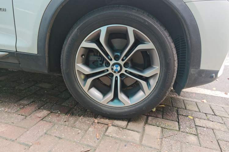 Used BMW X4 2014 xDrive20i X Design Package Right Front Wheel Hub