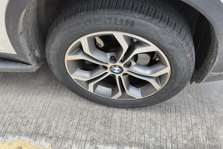 Used BMW X4 2014 xDrive20i X Design Package Right Front Wheel Hub