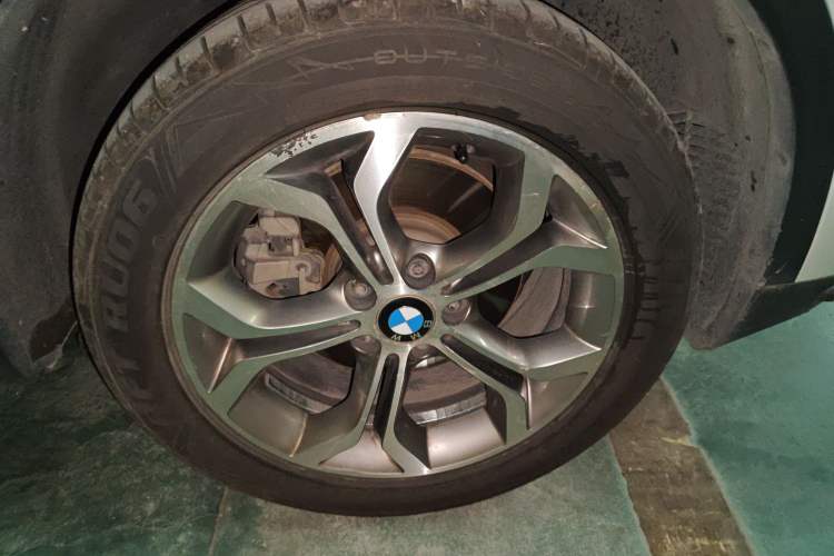 Used BMW X4 2014 xDrive20i X Design Package Right Front Wheel Hub