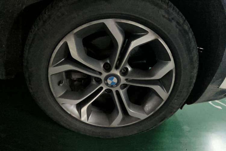 Used BMW X4 2014 xDrive20i X Design Package Right Front Wheel Hub