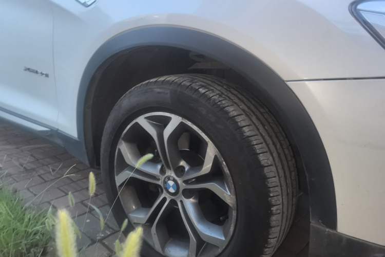 Used BMW X4 2014 xDrive20i X Design Package Right Front Wheel Hub