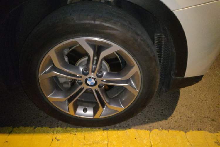 Used BMW X4 2014 xDrive20i X Design Package Right Front Wheel Hub