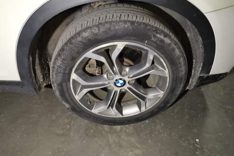 Used BMW X4 2014 xDrive20i X Design Package Right Front Wheel Hub