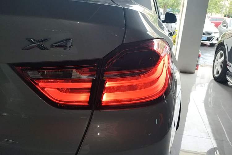 Used BMW X4 2014 xDrive20i X Design Package Right Rear Taillight