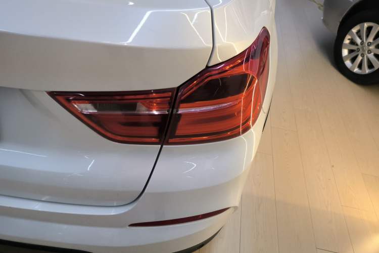 Used BMW X4 2014 xDrive20i X Design Package Right Rear Taillight
