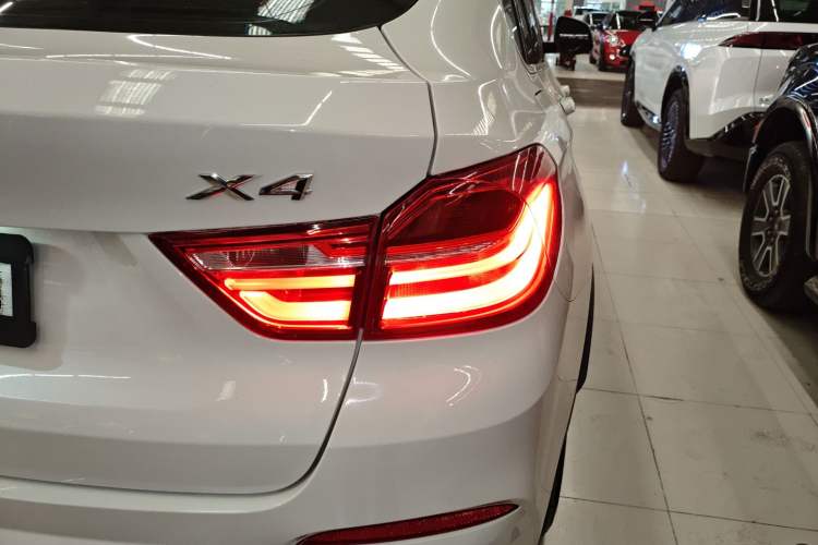 Used BMW X4 2014 xDrive20i X Design Package Right Rear Taillight