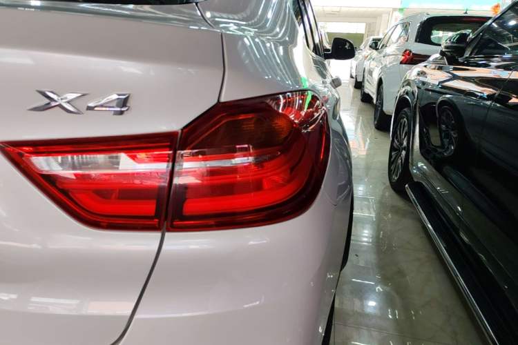 Used BMW X4 2014 xDrive20i X Design Package Right Rear Taillight