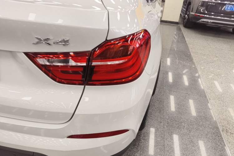 Used BMW X4 2014 xDrive20i X Design Package Right Rear Taillight