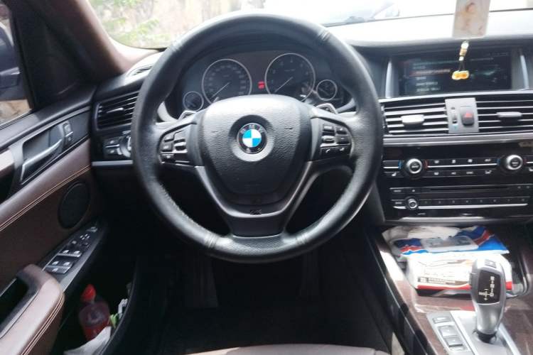 Used BMW X4 2014 xDrive20i X Design Package Steering Wheel