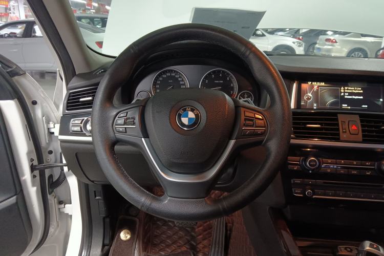 Used BMW X4 2014 xDrive20i X Design Package Steering Wheel