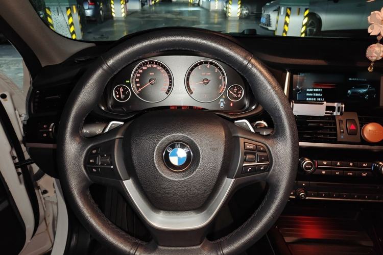 Used BMW X4 2014 xDrive20i X Design Package Steering Wheel