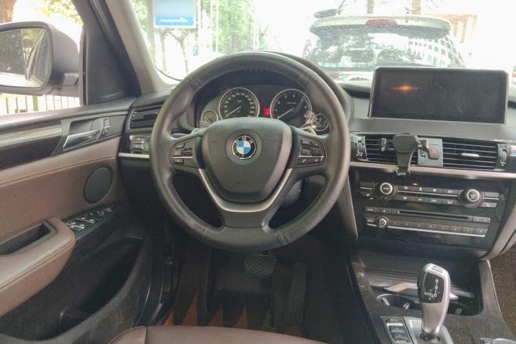Used BMW X4 2014 xDrive20i X Design Package Steering Wheel