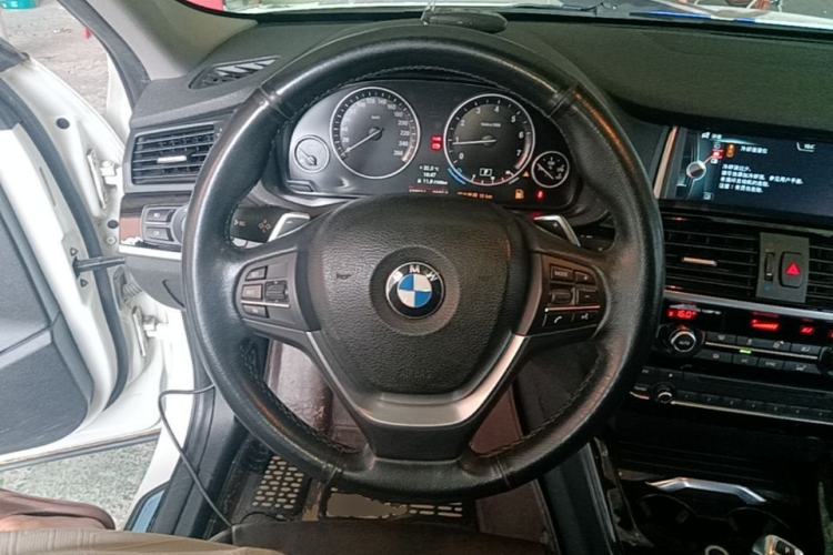 Used BMW X4 2014 xDrive20i X Design Package Steering Wheel
