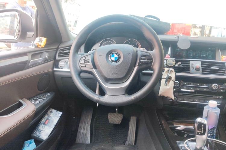 Used BMW X4 2014 xDrive20i X Design Package Steering Wheel