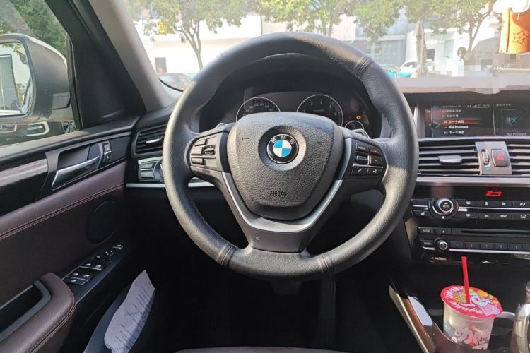 Used BMW X4 2014 xDrive20i X Design Package Steering Wheel
