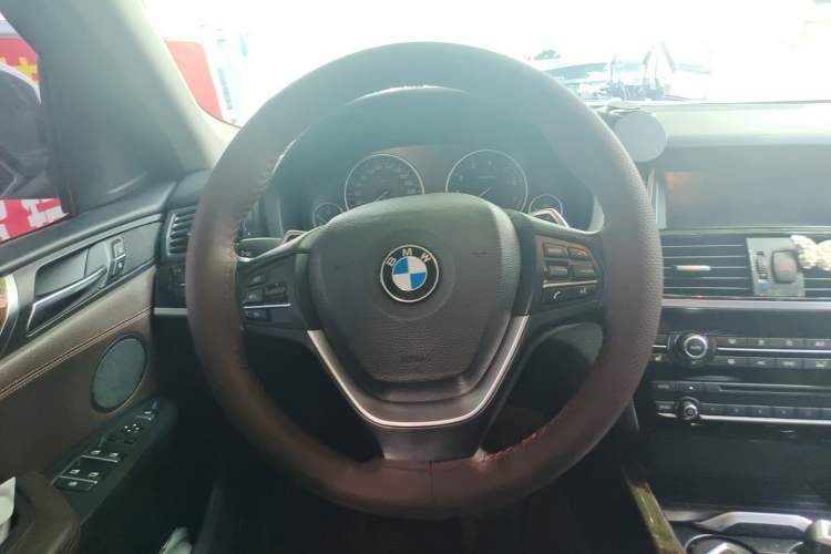Used BMW X4 2014 xDrive20i X Design Package Steering Wheel