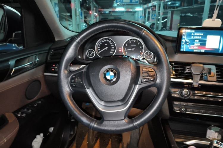 Used BMW X4 2014 xDrive20i X Design Package Steering Wheel