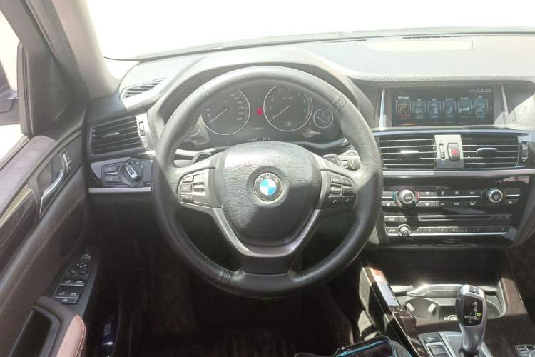 Used BMW X4 2014 xDrive20i X Design Package Steering Wheel