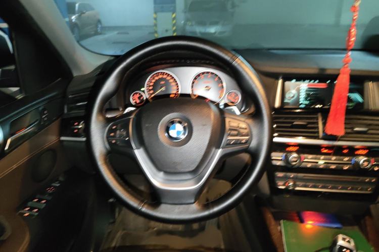 Used BMW X4 2014 xDrive20i X Design Package Steering Wheel