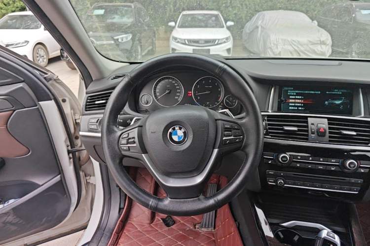 Used BMW X4 2014 xDrive20i X Design Package Steering Wheel