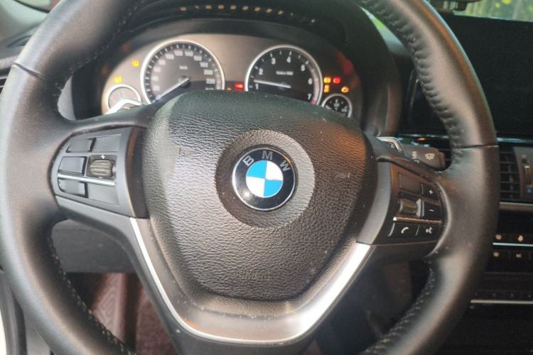 Used BMW X4 2014 xDrive20i X Design Package Steering Wheel