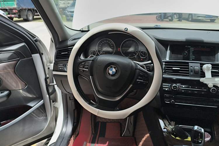 Used BMW X4 2014 xDrive20i X Design Package Steering Wheel