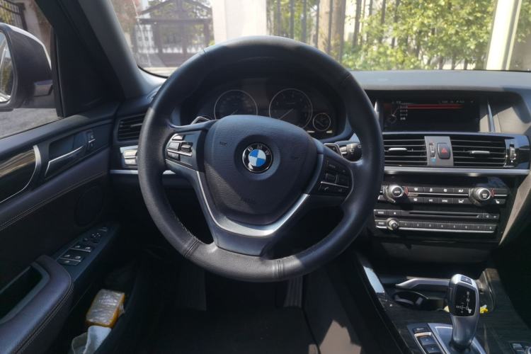 Used BMW X4 2014 xDrive20i X Design Package Steering Wheel