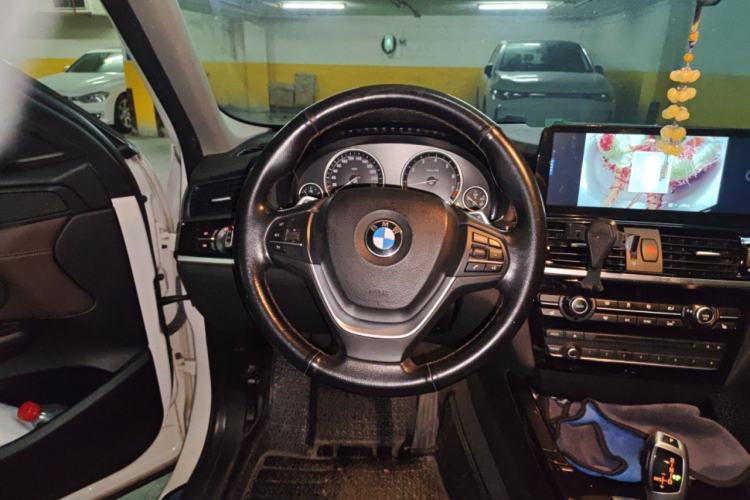 Used BMW X4 2014 xDrive20i X Design Package Steering Wheel