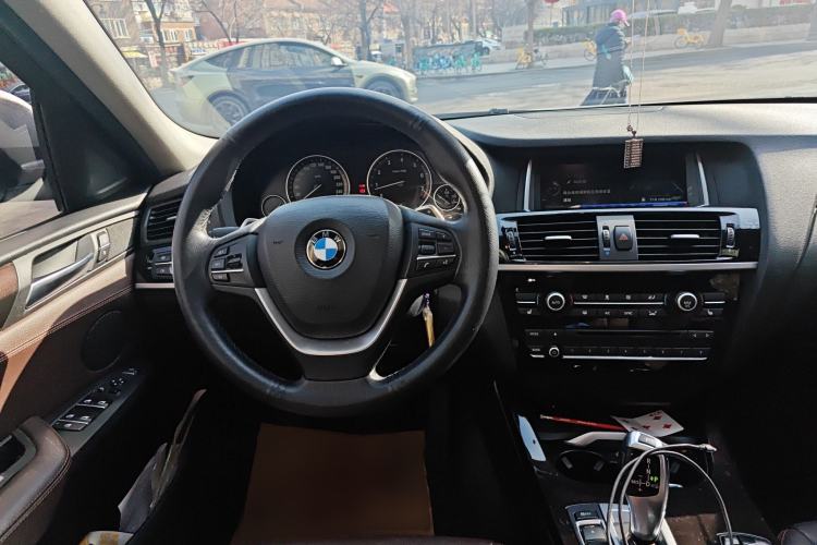 Used BMW X4 2014 xDrive20i X Design Package Steering Wheel