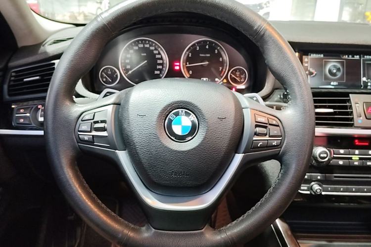 Used BMW X4 2014 xDrive20i X Design Package Steering Wheel
