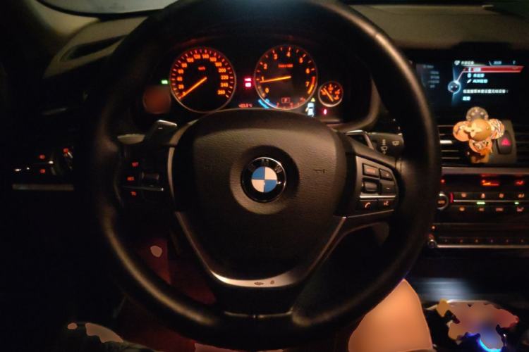 Used BMW X4 2014 xDrive20i X Design Package Steering Wheel